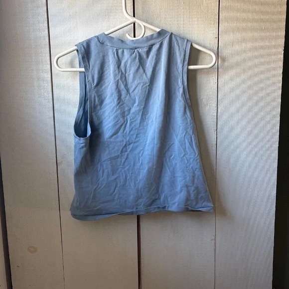 Woman’s yogalicious blue cropped tank top - Picture 4 of 4